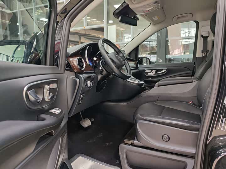 Фото 4 - Mercedes-Benz V-Class