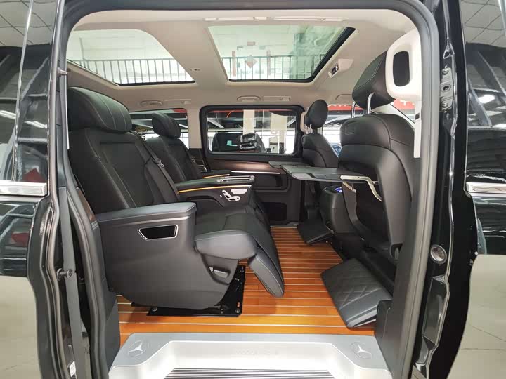Фото 5 - Mercedes-Benz V-Class