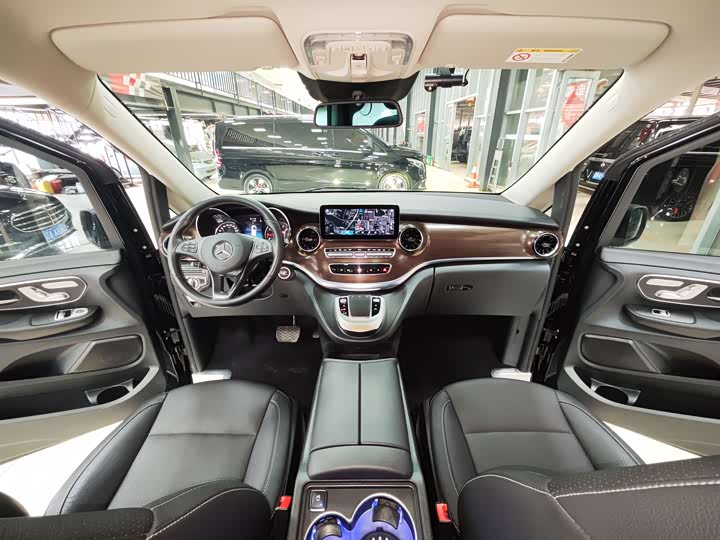 Фото 6 - Mercedes-Benz V-Class