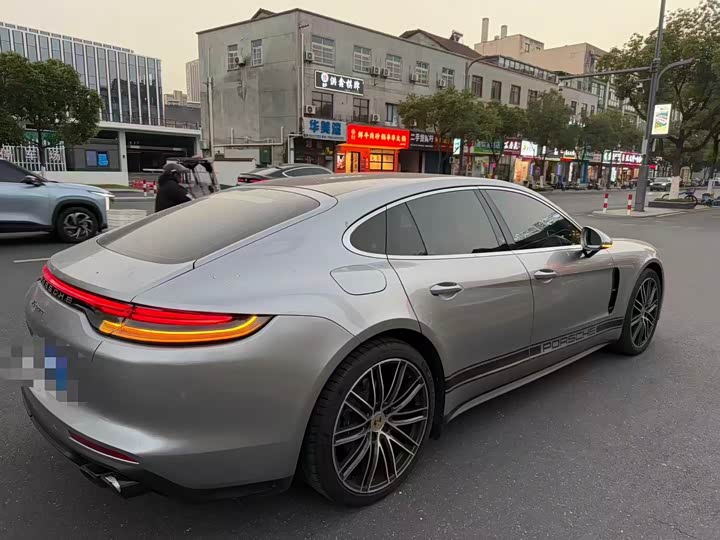 Фото 3 - Porsche Panamera