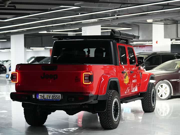 Фото 11 - Jeep Gladiator