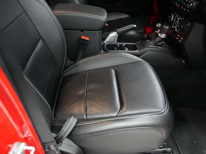 Фото 21 - Jeep Gladiator