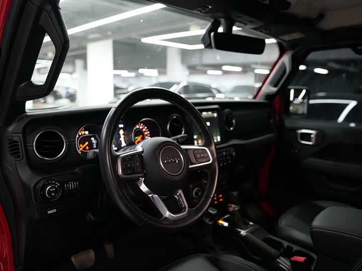 Фото 30 - Jeep Gladiator