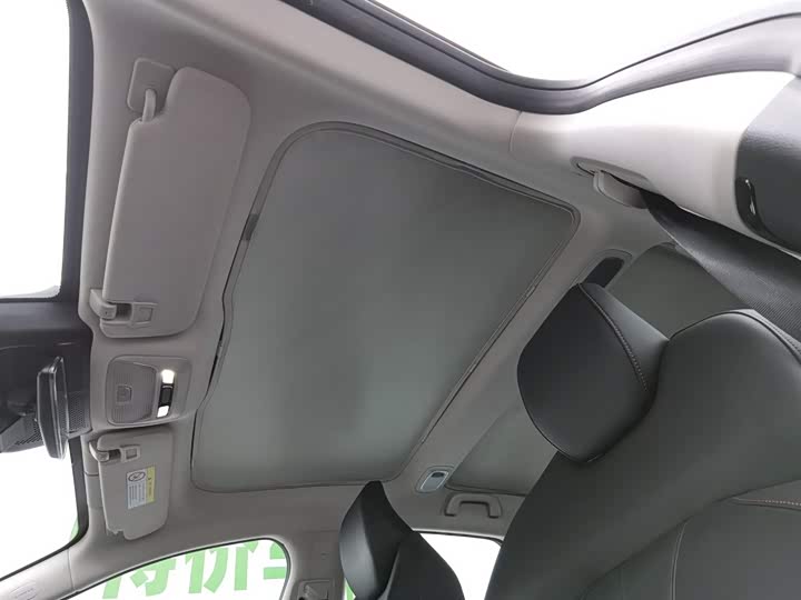 Фото 14 - XPeng P7