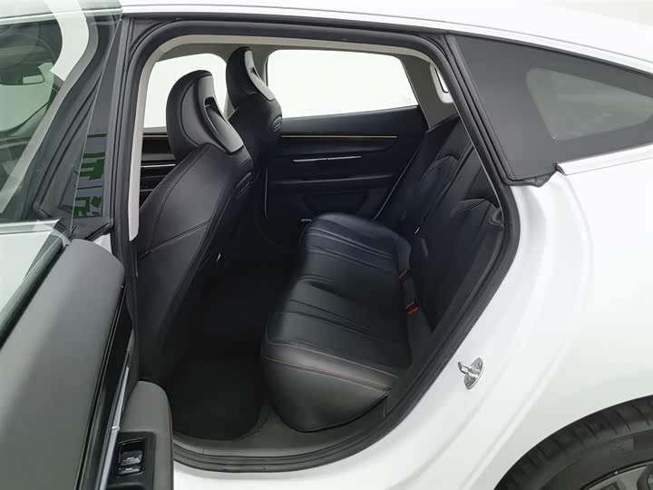 Фото 15 - XPeng P7