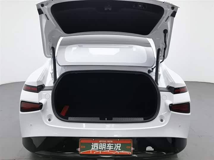 Фото 16 - XPeng P7