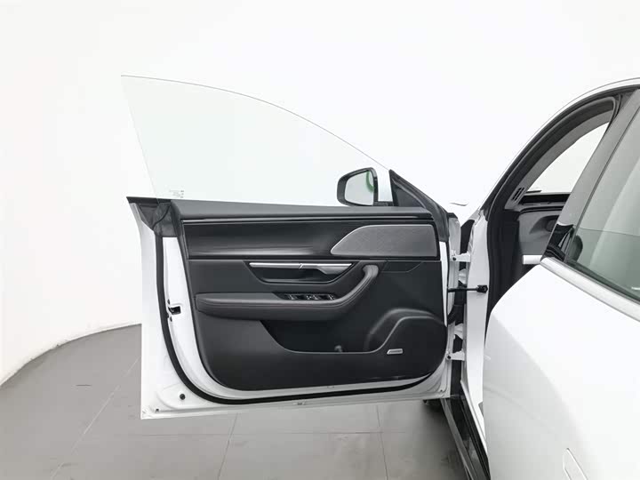 Фото 8 - XPeng P7