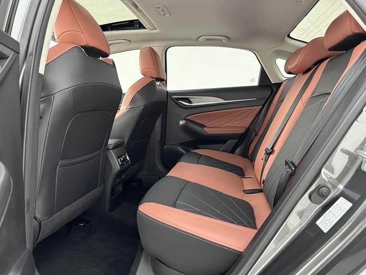 Фото 8 - Changan Eado Plus