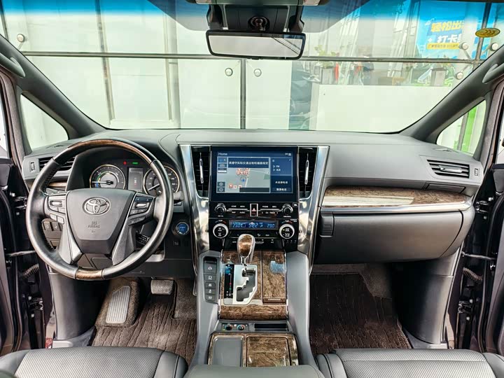 Фото 12 - Toyota Vellfire