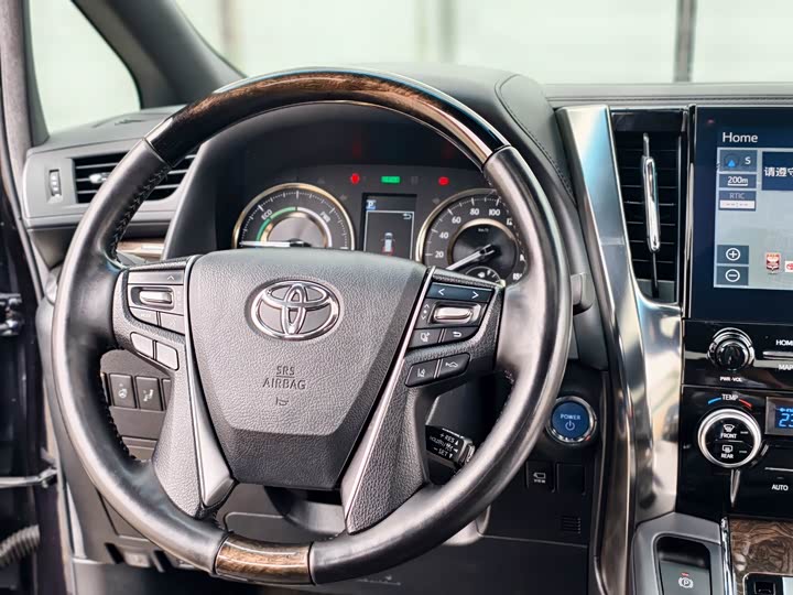 Фото 14 - Toyota Vellfire