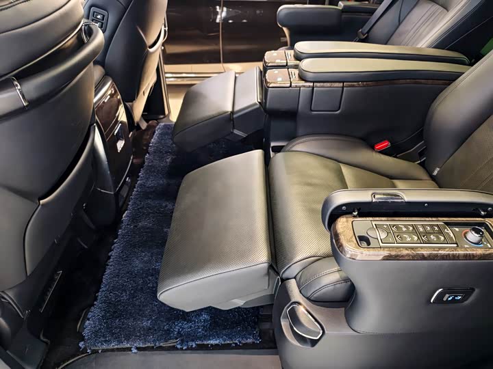 Фото 25 - Toyota Vellfire