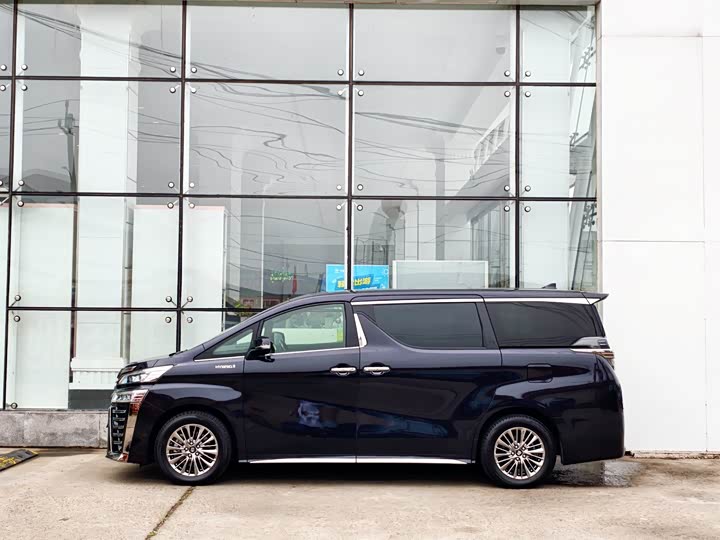 Фото 8 - Toyota Vellfire