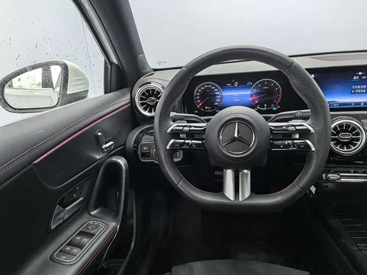 Фото 10 - Mercedes-Benz A-Class