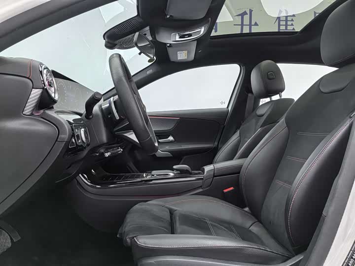 Фото 9 - Mercedes-Benz A-Class