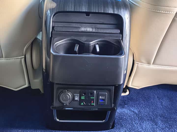 Фото 10 - Buick GL8 ES