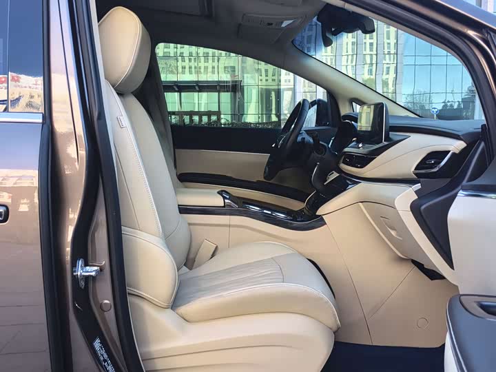 Фото 12 - Buick GL8 ES