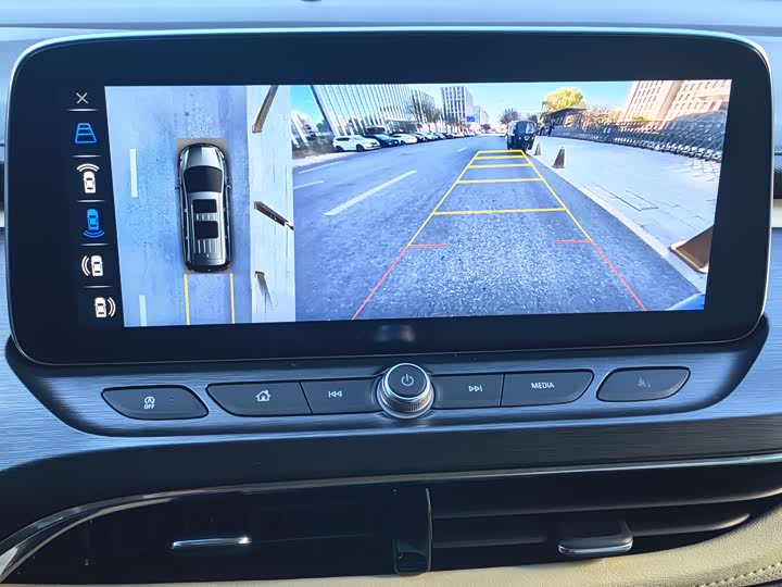 Фото 14 - Buick GL8 ES