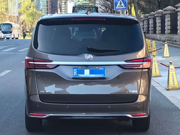 Фото 17 - Buick GL8 ES