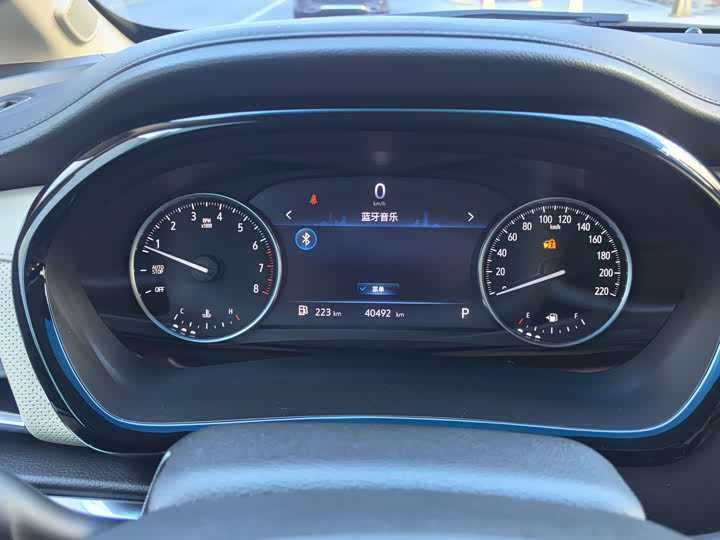 Фото 8 - Buick GL8 ES