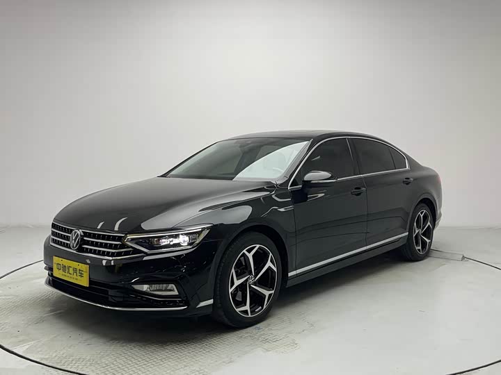 Фото 1 - Volkswagen Magotan