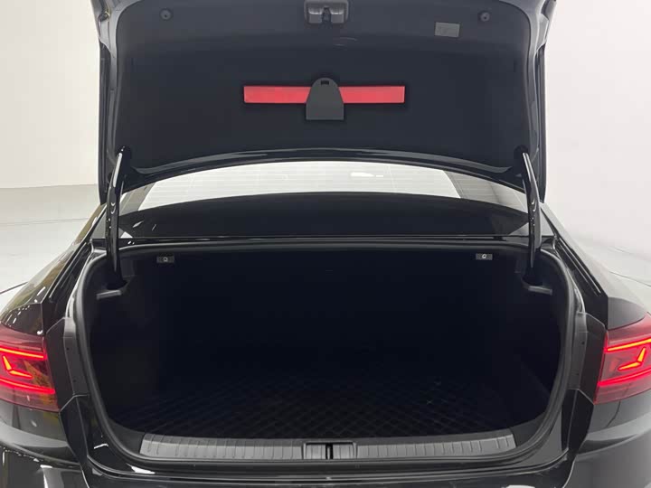 Фото 17 - Volkswagen Magotan