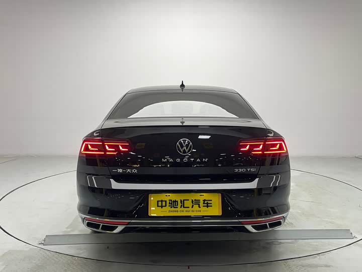 Фото 19 - Volkswagen Magotan