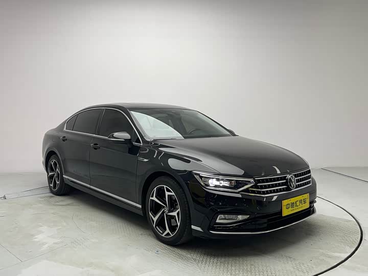 Фото 3 - Volkswagen Magotan