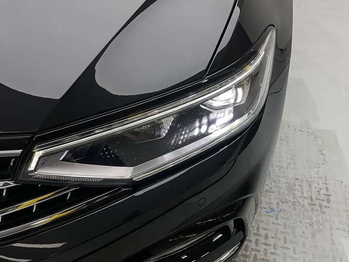 Фото 5 - Volkswagen Magotan