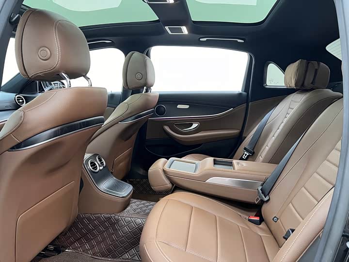 Фото 11 - Mercedes-Benz E-Class Hybrid