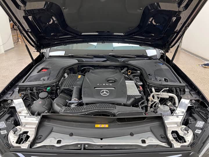 Фото 14 - Mercedes-Benz E-Class Hybrid