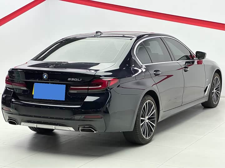 Фото 13 - BMW 5 Series