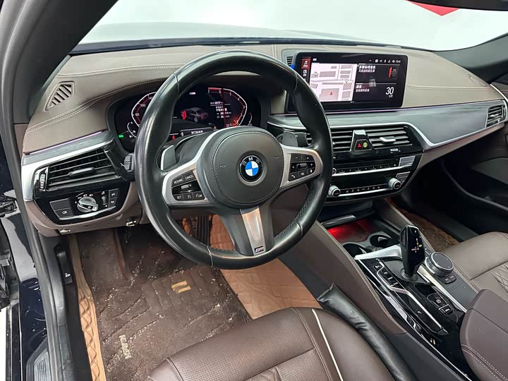 Фото 6 - BMW 5 Series