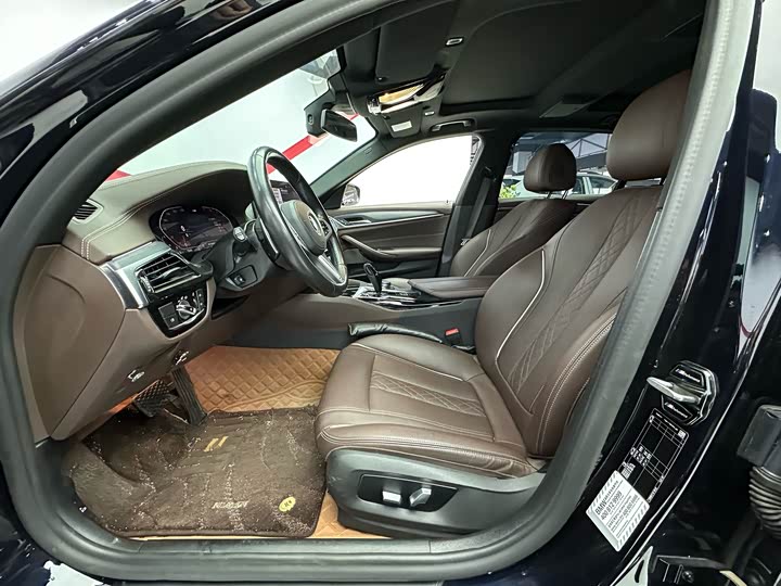 Фото 9 - BMW 5 Series