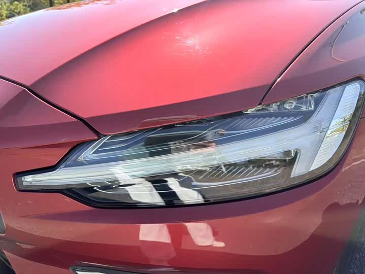 Фото 10 - Volvo S60