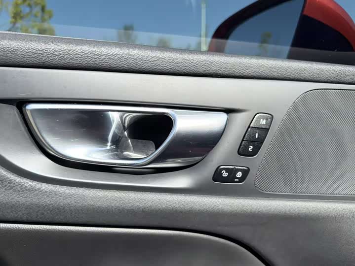 Фото 13 - Volvo S60