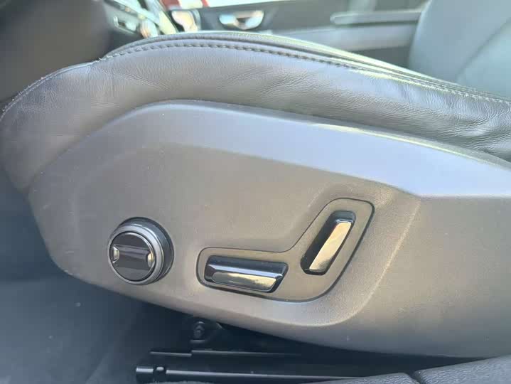 Фото 16 - Volvo S60