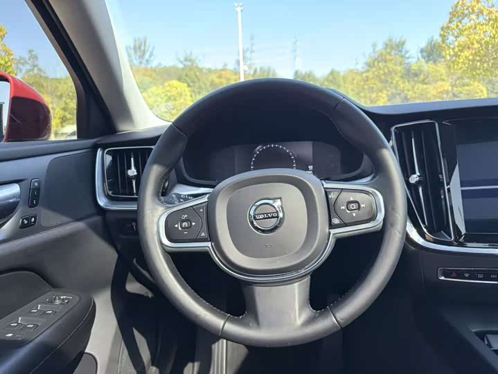 Фото 18 - Volvo S60