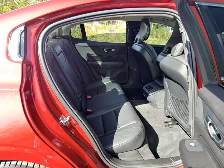 Фото 29 - Volvo S60