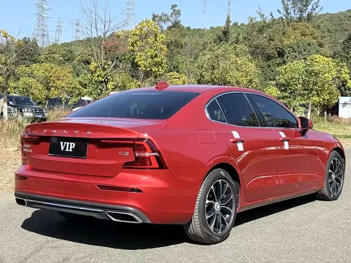 Фото 4 - Volvo S60