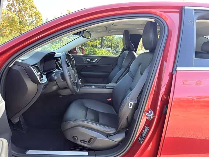 Фото 7 - Volvo S60