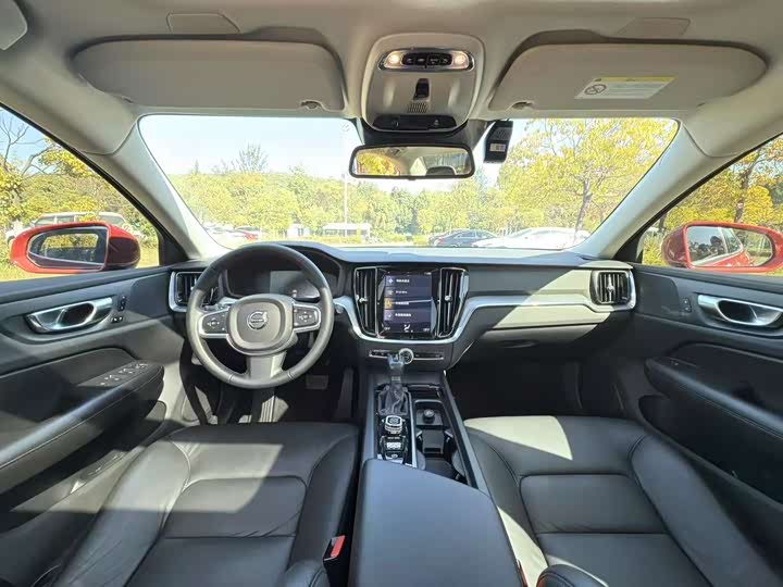 Фото 9 - Volvo S60