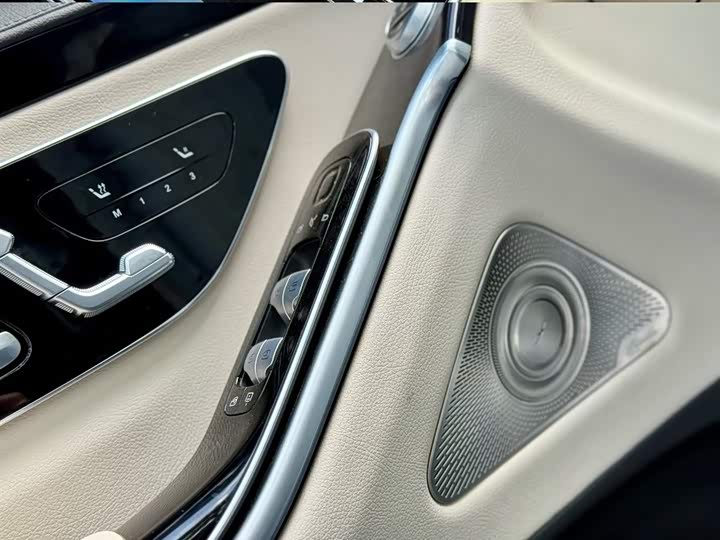 Фото 9 - Mercedes-Benz S-Class