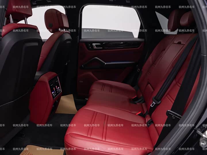 Фото 10 - Porsche Cayenne