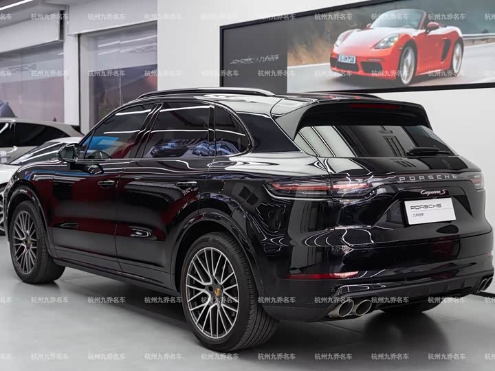 Фото 5 - Porsche Cayenne