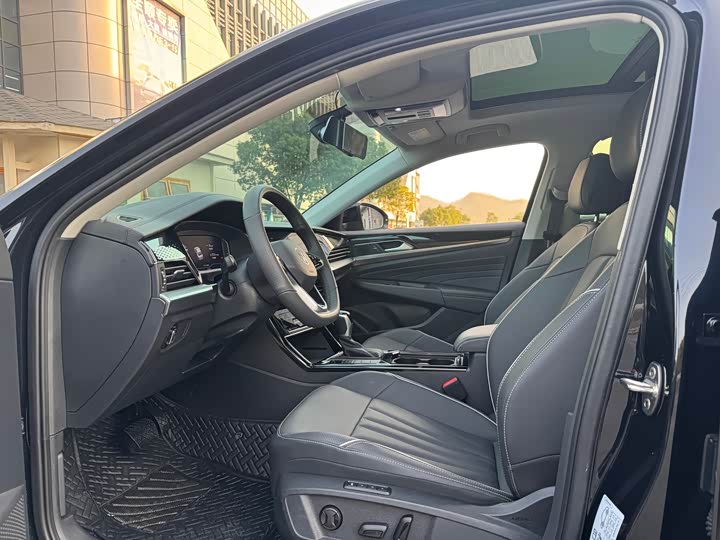 Фото 10 - Volkswagen Passat