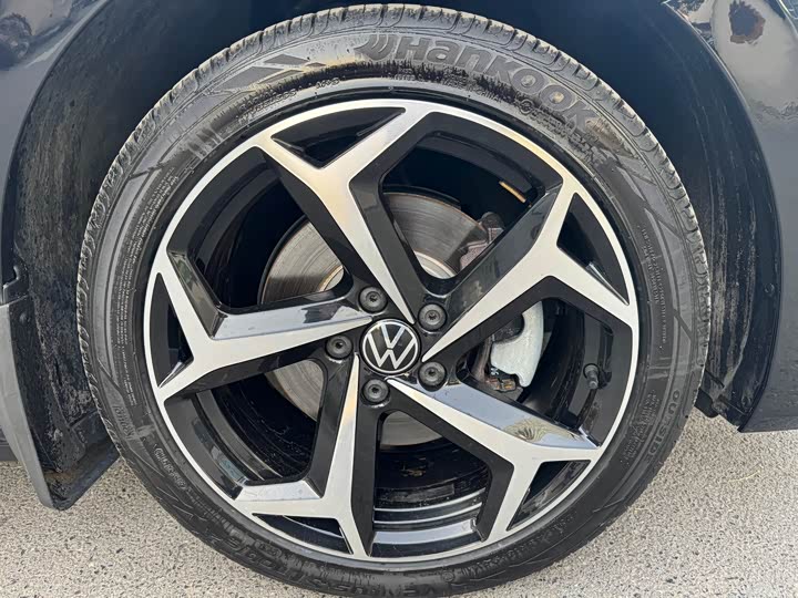 Фото 19 - Volkswagen Passat