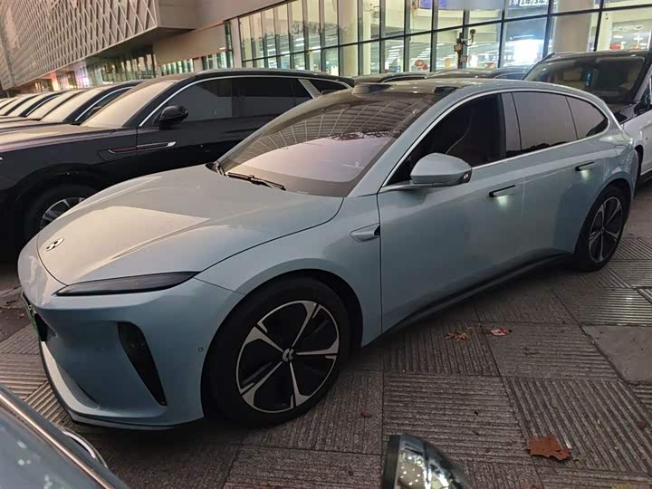 Фото 1 - Nio ET5T