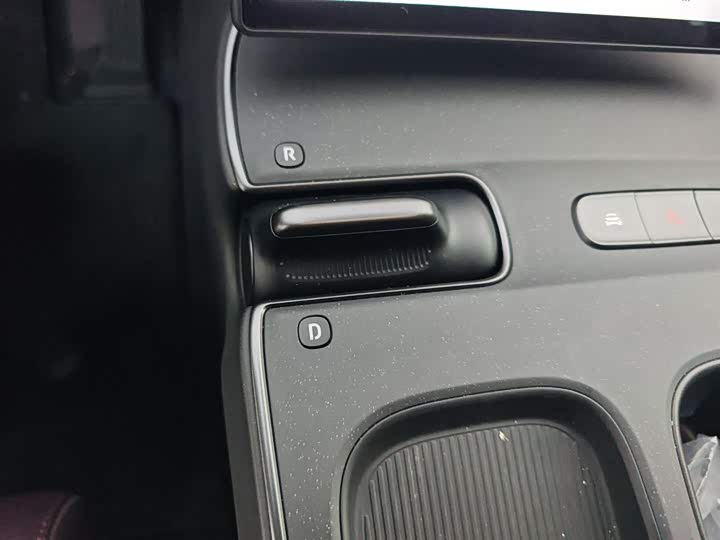 Фото 14 - Nio ET5T