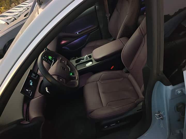 Фото 15 - Nio ET5T