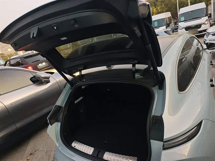 Фото 19 - Nio ET5T